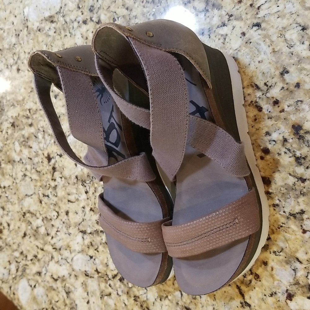 OTBT hostel sandals